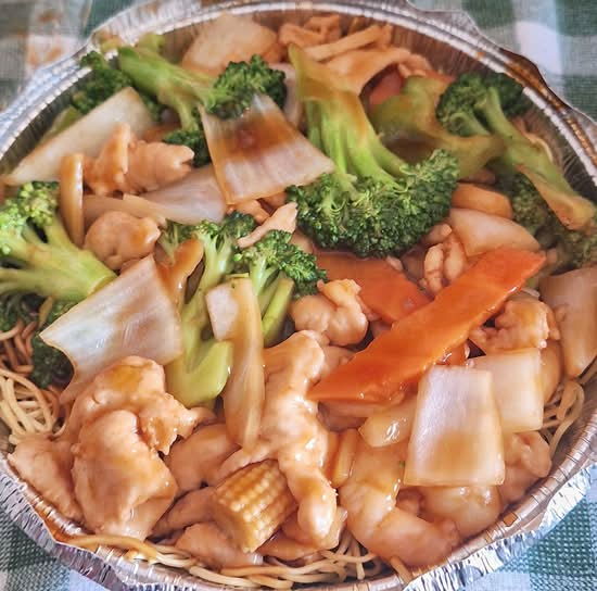 S7. Cantonese Chow Mein Specialty  广东式炒面特色